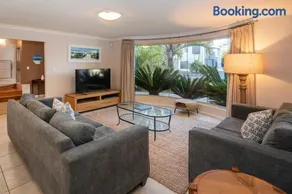 Ocean Retreat-200m to Beach - Image 2