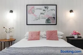 Tranquil 2-bedroom retreat - Image 2