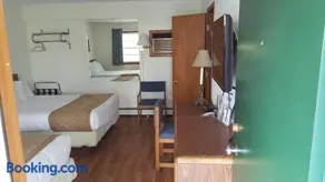 Budget Host Inn - Image 3