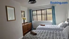 Amani 2-Bed Bungalow - Sleeps 4 - Pet Friendly - Image 4