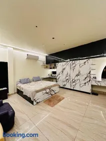 Spacious Fully Furnished AC Private Homestay Near Highway - Image 1