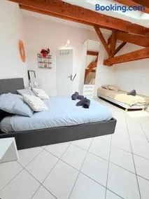 T3 rustique avec Piscine à partager en option - Image 1