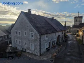 La Ferme de Gabriela, logement haut de gamme dans le Jura - Image 1