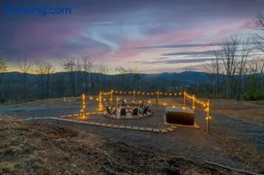 Ridgetop Hideaway 12-Guest Oasis with Hot Tub & Epic Views Near Winery Tours & Trails - Pets are allowed by request - Image 2