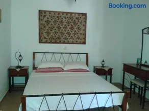 Maria's Apartments - Image 1