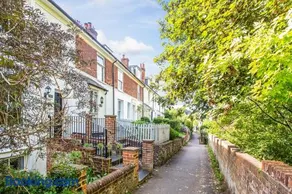 Walsingham House Winchester - Image 1