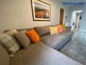 Beckside Apartment, Brampton Town Centre, Hadrians Wall - sleeps 3 cosy - Image 1