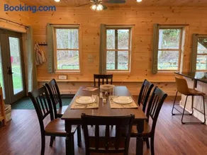 Creekside Getaway - King Bed - Full Kitchen - Image 5