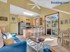 Lakeside Suites - Image 1