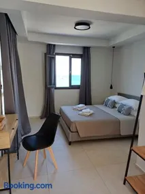 OASIS APARTMENTS - Image 2
