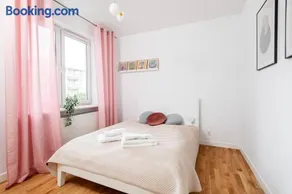 Superb Czerska Family Apartment With Parking - Image 1