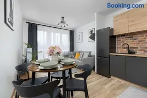 Apartament Idealny Dla Rodzin z Balkonem i Dwiema Sypialniami w Katowicach by Noclegi Renters - Image 3