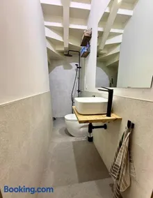 Casa unifamiliar con piscina privada, a tan solo 5 min de la playa y solo 10min de Barcelona - Image 2
