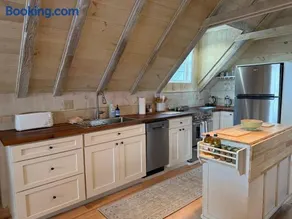 Elegant Private Barn Apartment in E Dover with 50 mile view - Image 2