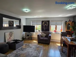 Spacious 2 bedroom maisonette - Image 5