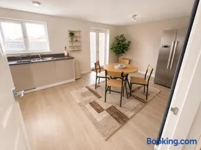 MpaNjus - Double Rooms, Shared House - Image 1