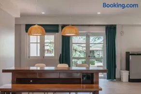 F5 3 Bed Rooms Beach house, full kitchen - Image 3