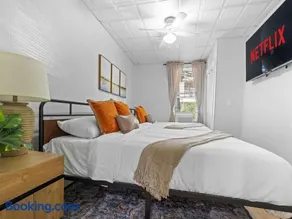 Boston 4BR Home with Parking BBQ Fire - Image 2