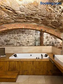 Suíte Sant Sebastià con jacuzzi, sauna y jardín - Image 5