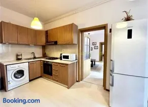 Brasov Apartment in Historic Center - Image 4