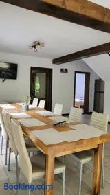 Conacul din Pădure - Image 1