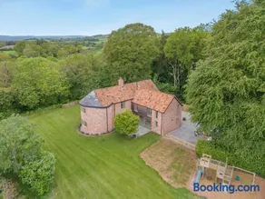 4 Bed in Taunton oc-w35167 - Image 1