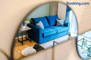 Salford Urban Retreat - Stylish Allure Modern 2BR Stay for 6 near Manchester City Centre - Events, Business & Leisure Ready by Parydise Properties - Image 4