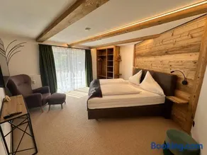 Klamm Lodge - Image 1