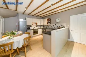 Seal Cottage - Image 1