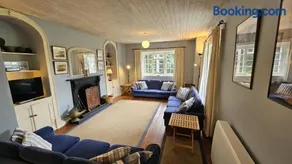 Corner Cottage - Image 3