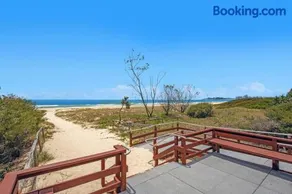 Absolute beachfront apartment - Image 2