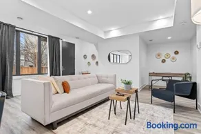 Rent 8Bed 8Bath DowntownLondon Parking Wi-Fi - Image 1