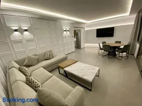 Deluxe Two-Bedroom Suite with Sea View & Jacuzzi - Image 3