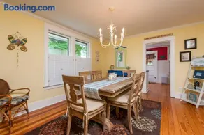Cozy Cottage w/Sun Porch - 2 Blocks to Kids Corner & South Beach! - Image 5