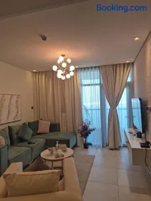 Luxury Romantic Sea View Apartment-ERAإقامة هادئة إطلالة بحرية موقع استثنائي- Manama - Image 2