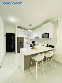 Pure Bliss Ocean Apartment - Image 3