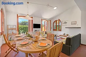 Villa Janela Escape & Retreat, 30m from the Beach - Happy Rentals - Image 4