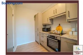 Tandragee Stays - Modern 1 Bed Apartment - Image 5
