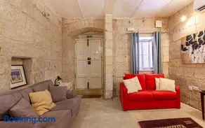 BRG34 - Historical Vittoriosa Townhouse - Image 2
