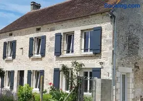 La maison des écuyers avec grand jardin et barbecue - Image 1