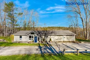 Gorgeous Waterfront Home on Westport Island With 2 Sunrooms - Image 1