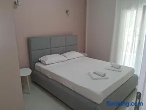 Efi's Apartment - Image 2