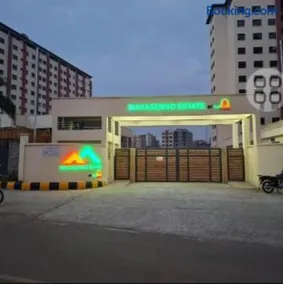 Lorenas Makasembo apartment - Image 1