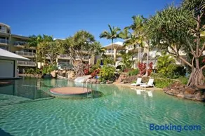 Alex Beach Resort 3BR Apt 428 - Image 2