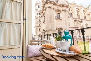 Malaga Center Flat Cathedral - Image 3