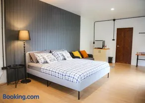 SLEEP SLEEP SUANPHAK Homestay - Image 1