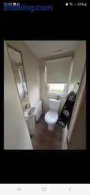 8 berth caravan Martello Beach Clacton - Image 4