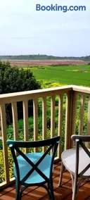 צימר חלון לרקפות zimer Window for primroses עם ג'קוזי לנוף - Image 1