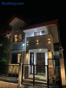 A sea view 3 bedroom beach vacation home - Image 2