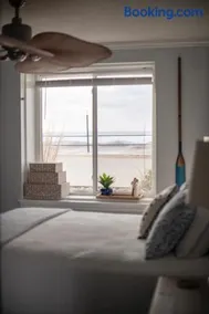 Lakefront Luxury Condo w/Association Beach & Pool - Image 5